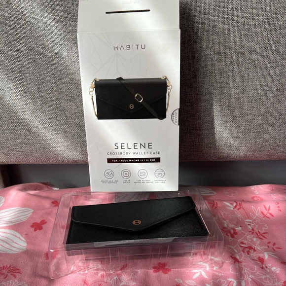 Crossbody wallet case for an iPhone 11, 12, 12 pro only - Picture 6 of 6